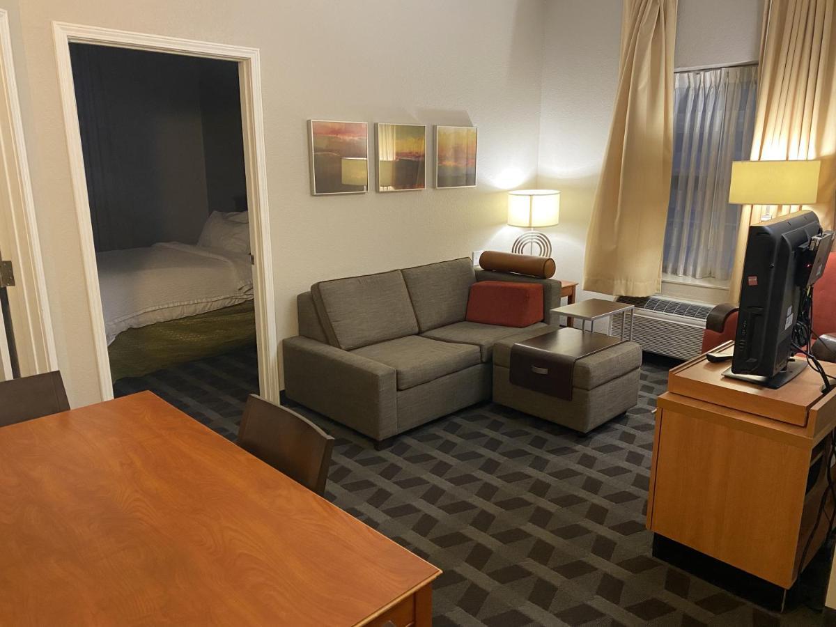 Mainstay Suites Middleburg Heights Cleveland Airport Ngoại thất bức ảnh
