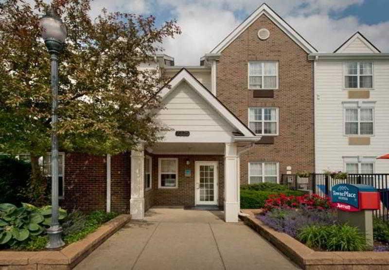 Mainstay Suites Middleburg Heights Cleveland Airport Ngoại thất bức ảnh