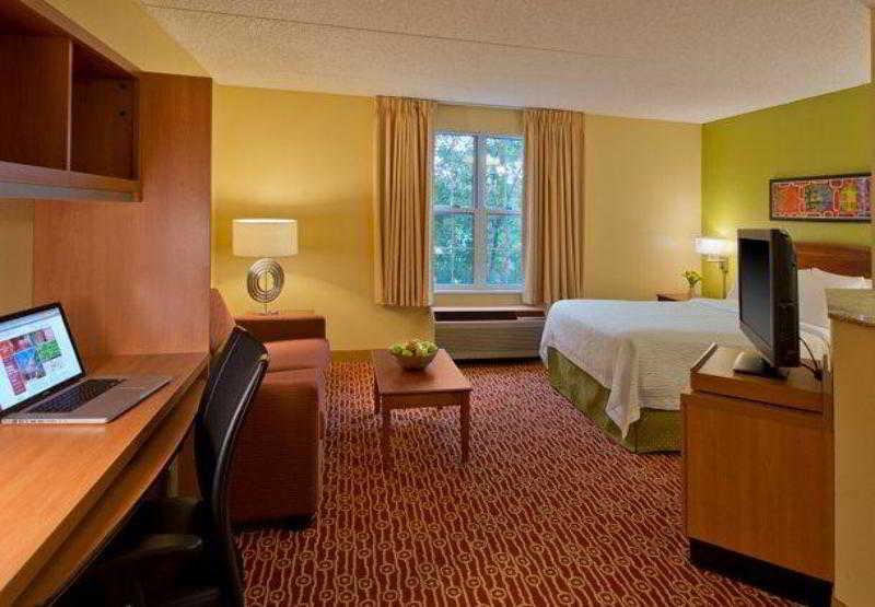 Mainstay Suites Middleburg Heights Cleveland Airport Ngoại thất bức ảnh