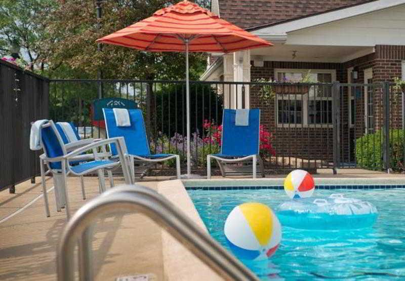 Mainstay Suites Middleburg Heights Cleveland Airport Ngoại thất bức ảnh