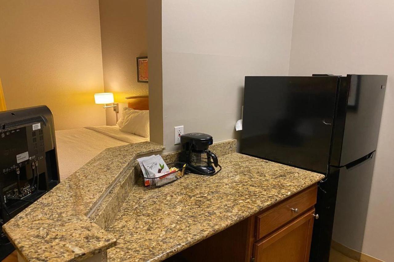 Mainstay Suites Middleburg Heights Cleveland Airport Ngoại thất bức ảnh