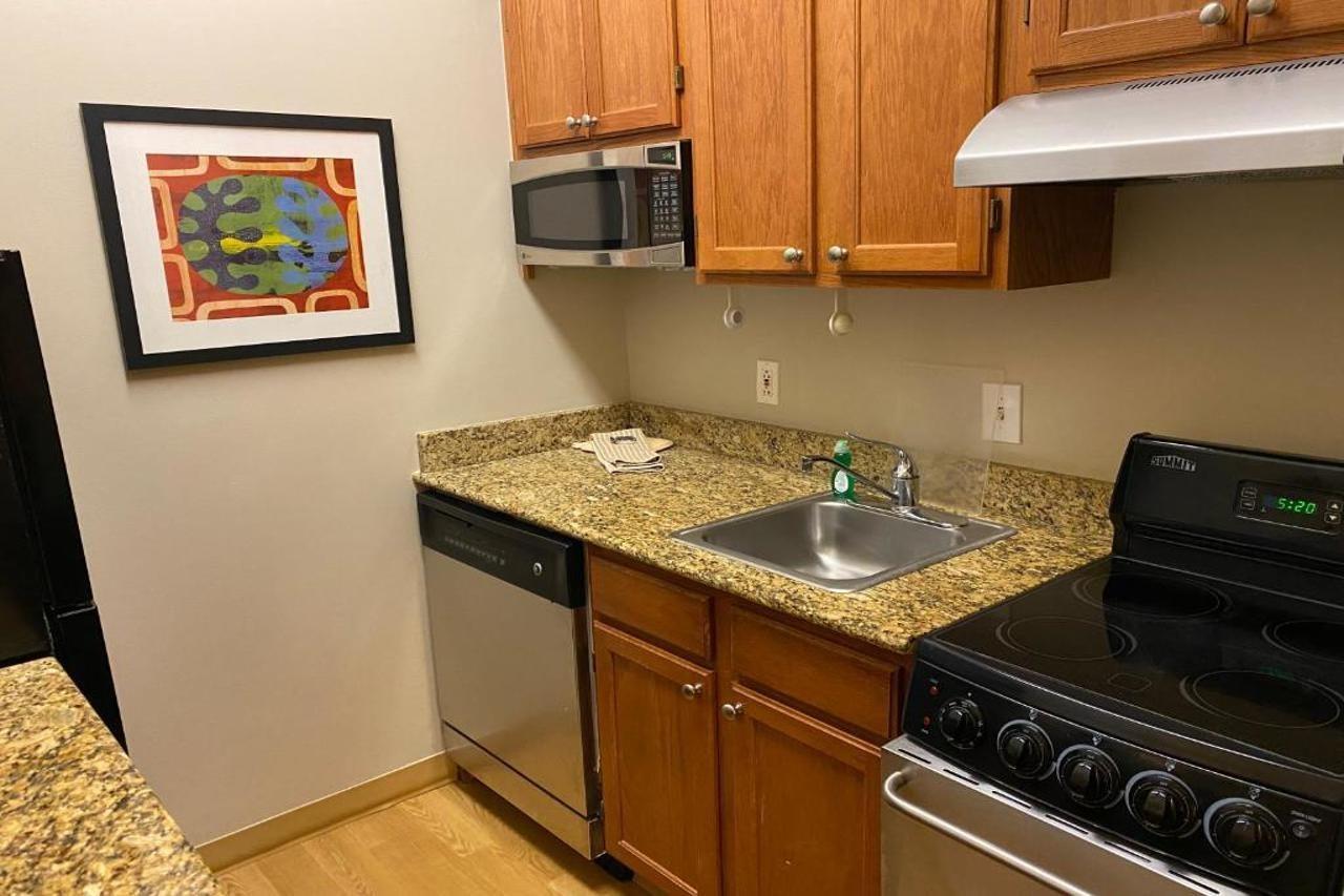 Mainstay Suites Middleburg Heights Cleveland Airport Ngoại thất bức ảnh