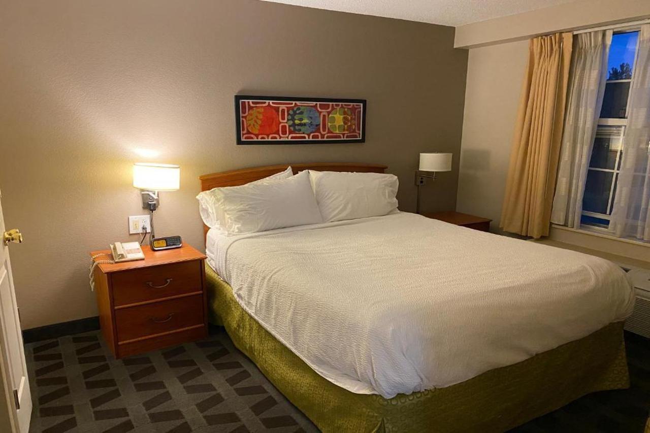 Mainstay Suites Middleburg Heights Cleveland Airport Ngoại thất bức ảnh