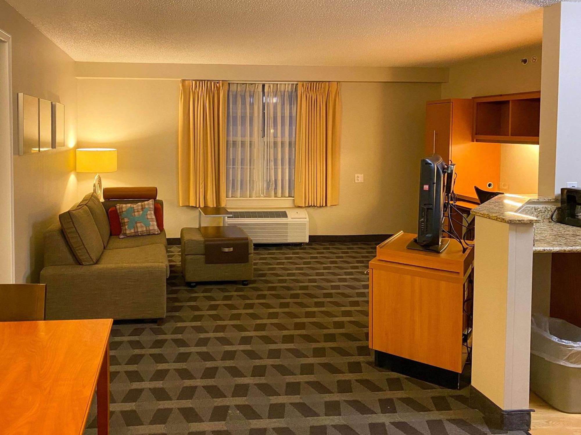 Mainstay Suites Middleburg Heights Cleveland Airport Ngoại thất bức ảnh