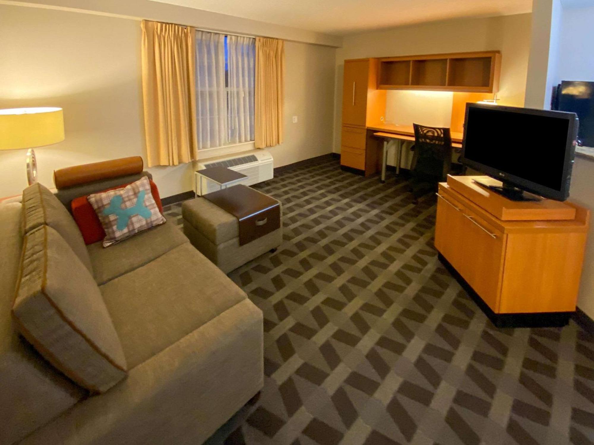 Mainstay Suites Middleburg Heights Cleveland Airport Ngoại thất bức ảnh