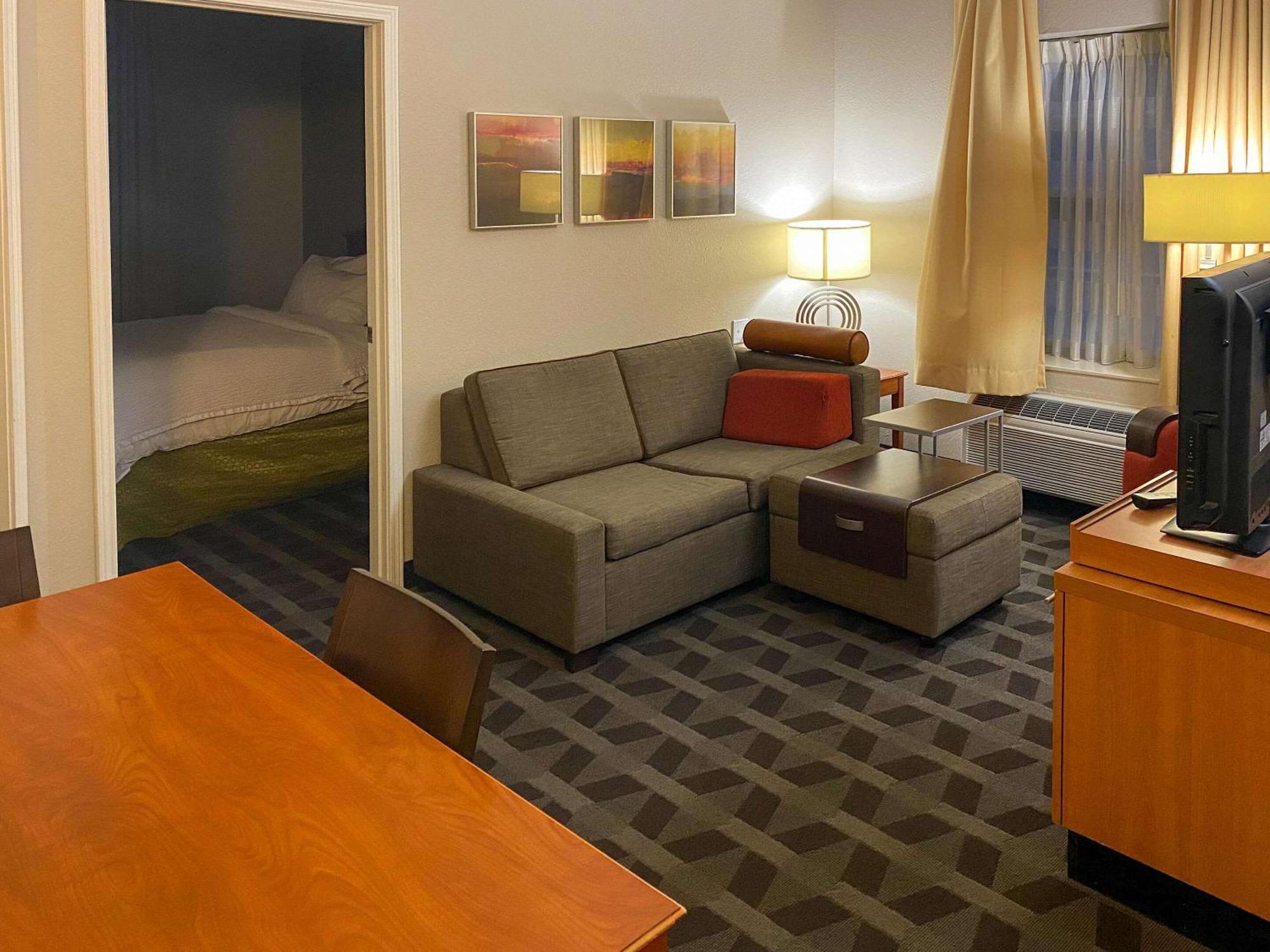 Mainstay Suites Middleburg Heights Cleveland Airport Ngoại thất bức ảnh
