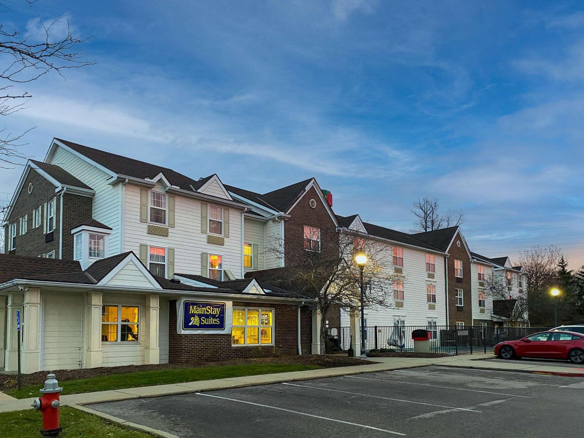 Mainstay Suites Middleburg Heights Cleveland Airport Ngoại thất bức ảnh
