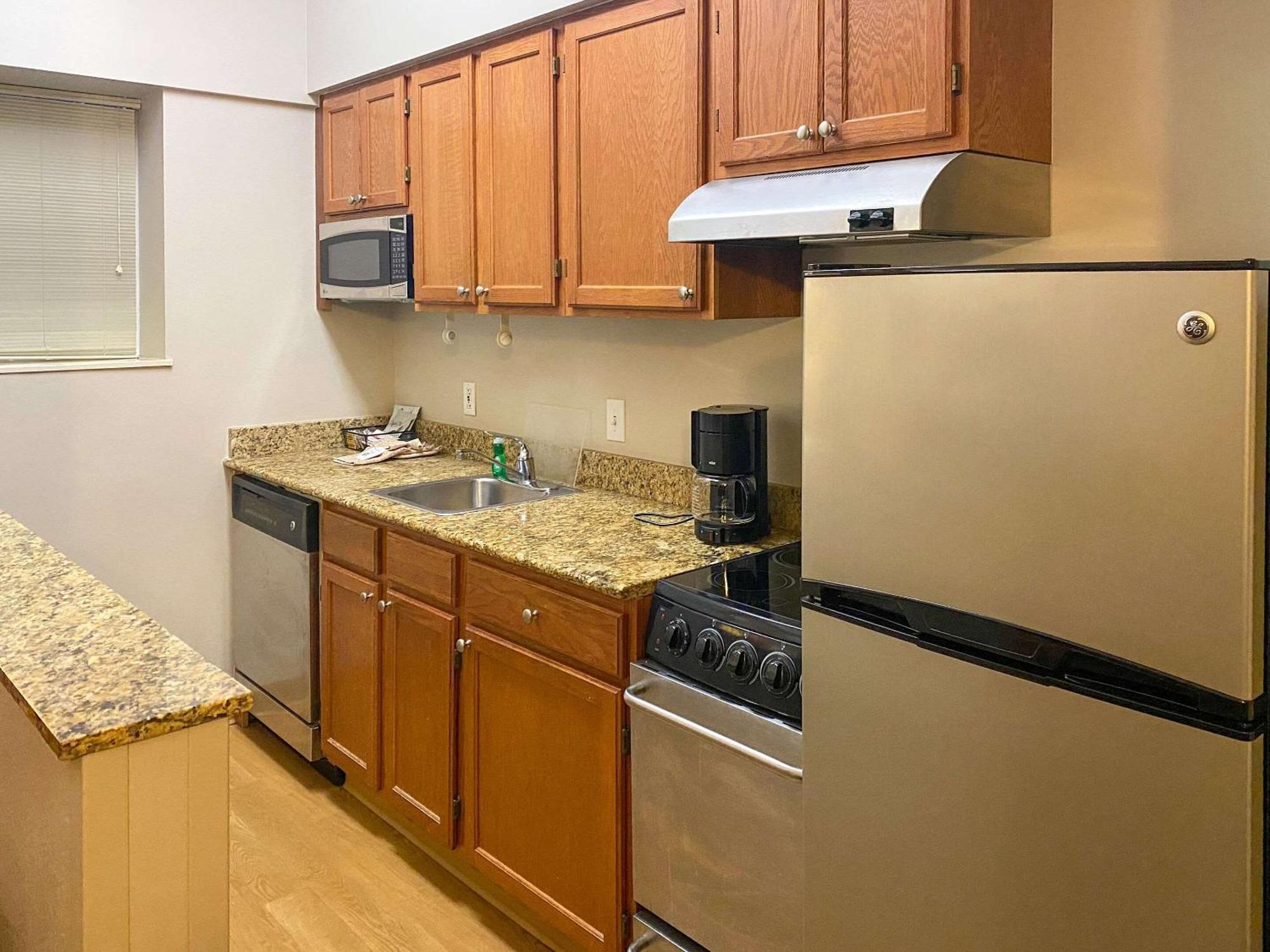 Mainstay Suites Middleburg Heights Cleveland Airport Ngoại thất bức ảnh