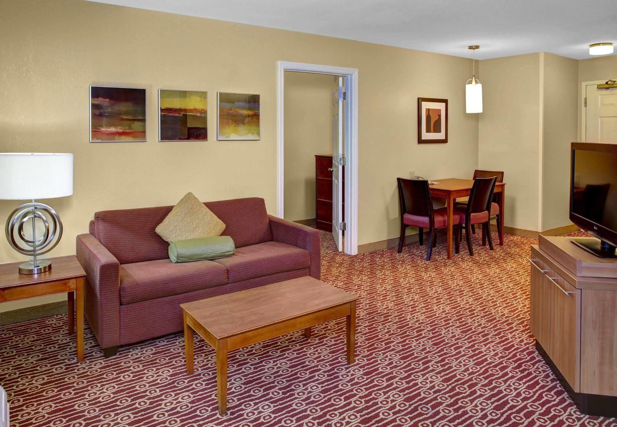 Mainstay Suites Middleburg Heights Cleveland Airport Ngoại thất bức ảnh