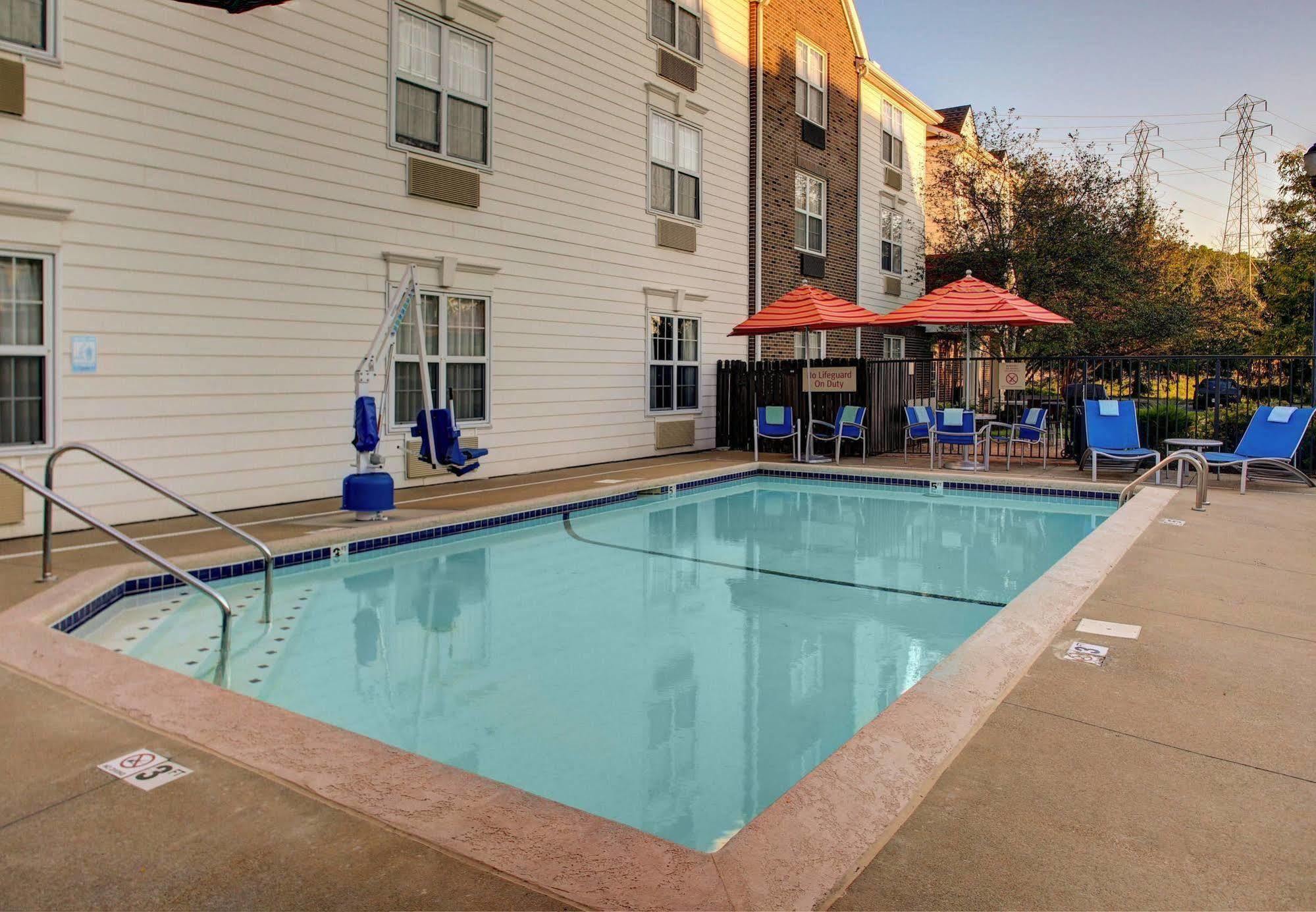 Mainstay Suites Middleburg Heights Cleveland Airport Ngoại thất bức ảnh